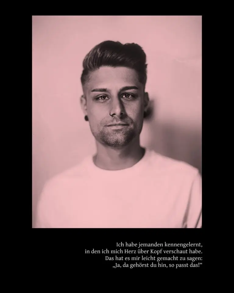 Porträt eines queeren Menschen, analog fotografiert mit Kollodium Nassplattenverfahren, Linz, Kunstprojekt SEIN, LGBTQ+ Fotografie Österreich.